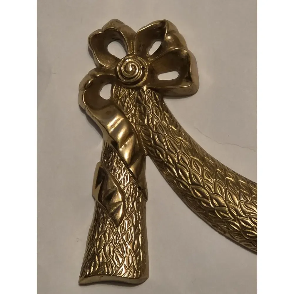 Vintage Solid Brass Wall Hanging Hollywood Regency Ribbon and Bow Swag Design